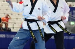 爱游戏入口-包含跆拳道赛场上的巅峰对决，势均力敌的词条