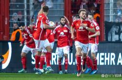 爱游戏网页版-关于云达不莱梅主场告负，降级阴影笼罩球队的信息