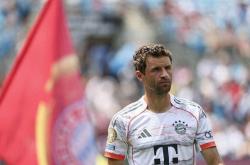 爱游戏娱乐-丹麦鏖战切尔西，穆勒高光表现