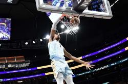 爱游戏官方入口-热火主场大胜马刺，豪取四连胜