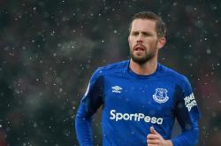 爱游戏APP-雷霆防线溃堤之夜，德罗赞如何用古典技艺撕碎现代篮球的方程式