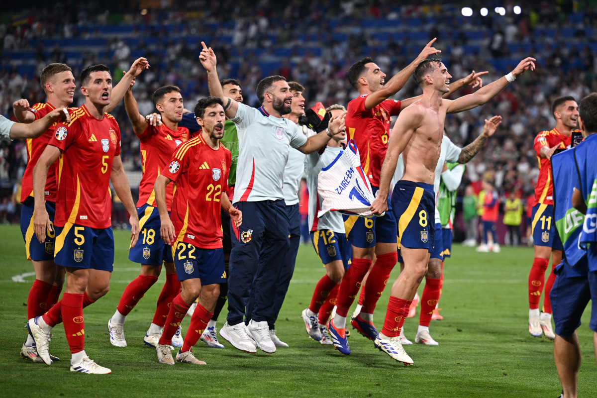 西班牙队士气高涨,半决赛战火点燃的简单介绍 西班牙队士气高涨,半决赛战火点燃的简单介绍