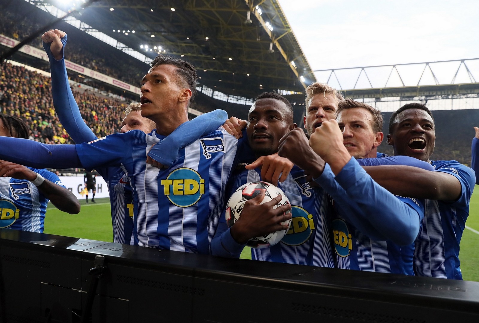 关于柏林赫塔客场惊险战平，保持领先优势的信息