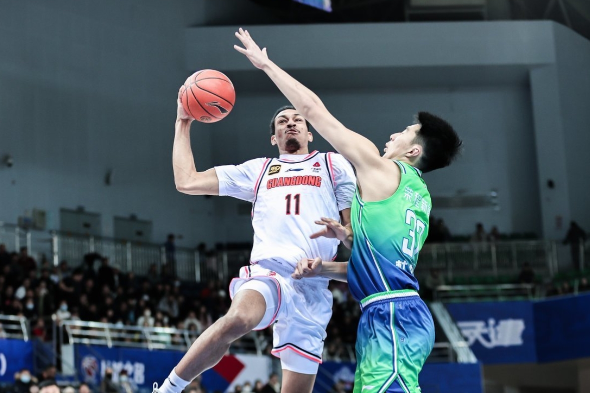 广东男篮客场作战，对阵山东队