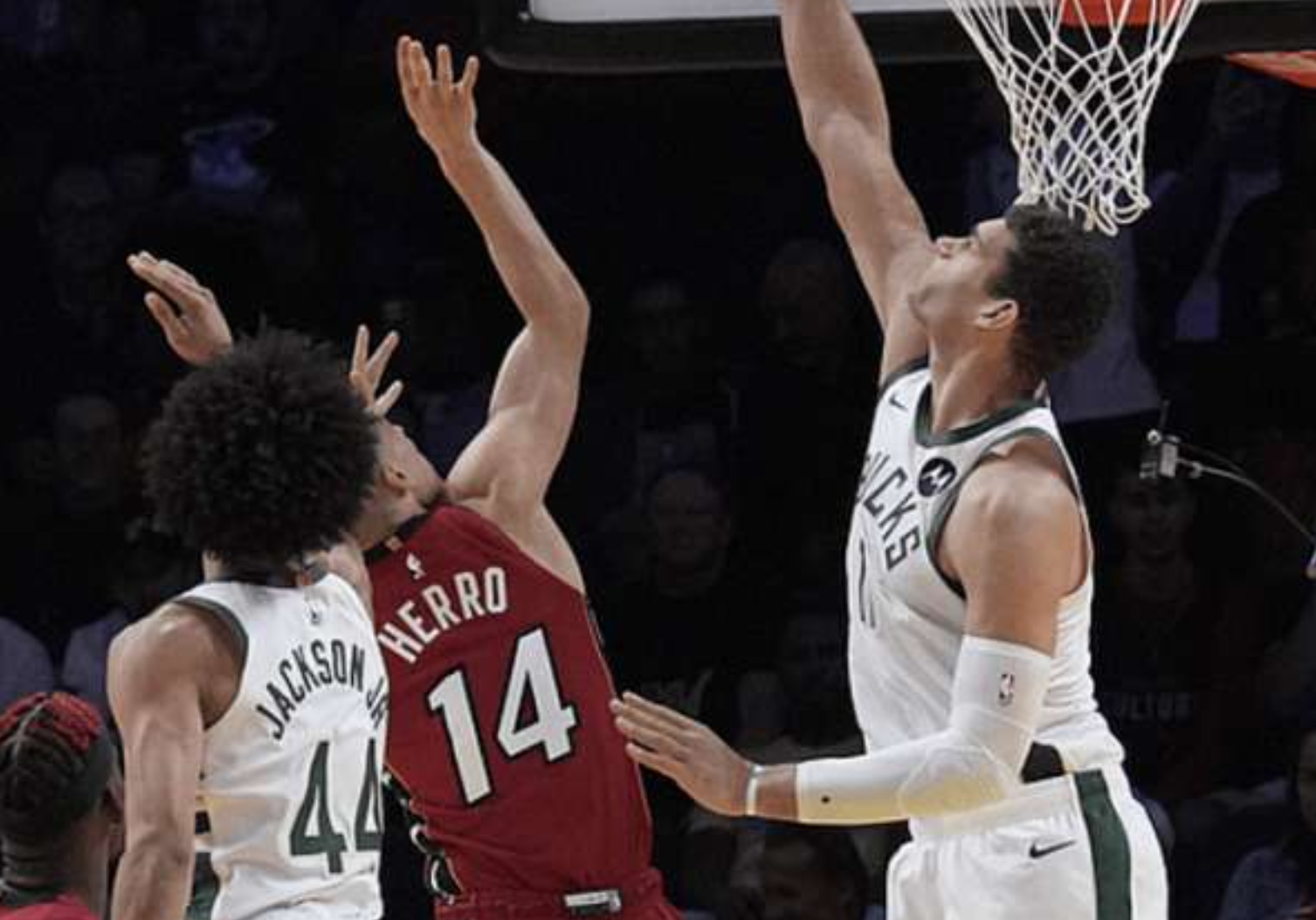 包含雄鹿B队爆冷南韩男篮，阿德巴约惊艳世界的词条