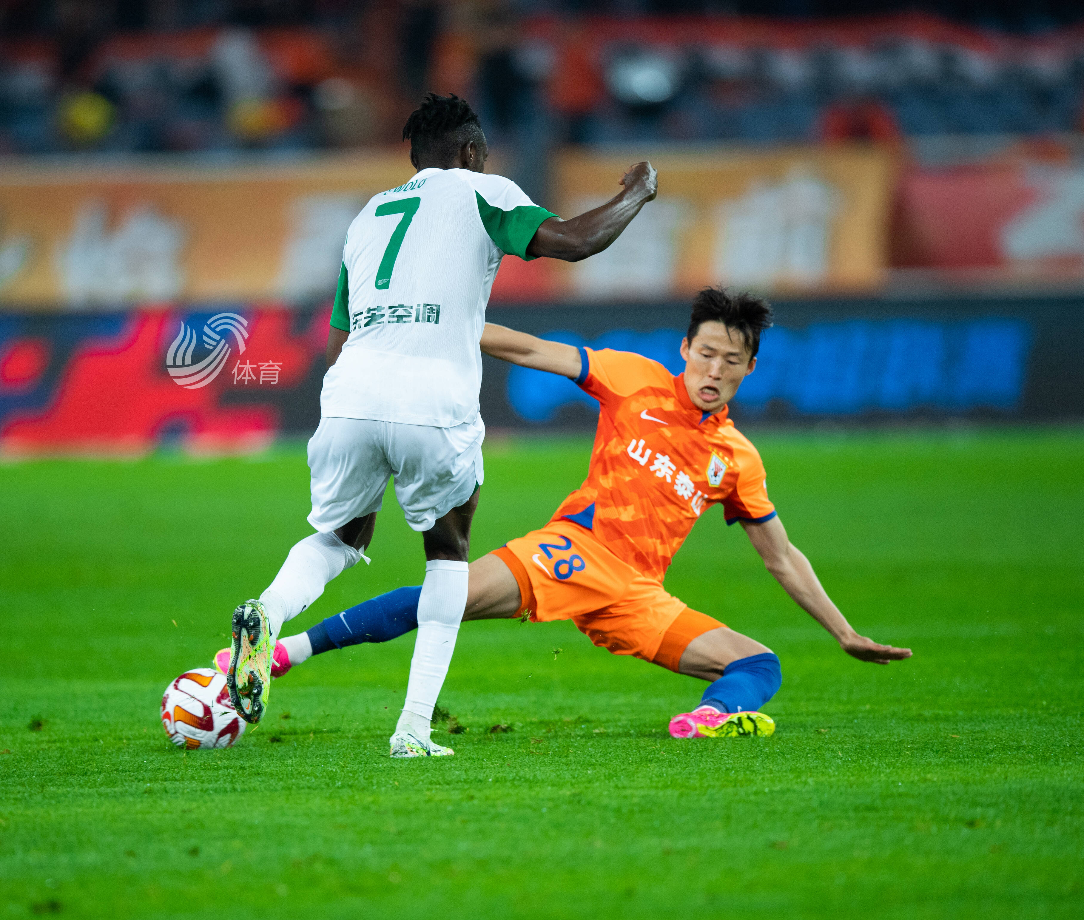 鲁能队球员个人技术表现犹如巧夺天工的简单介绍