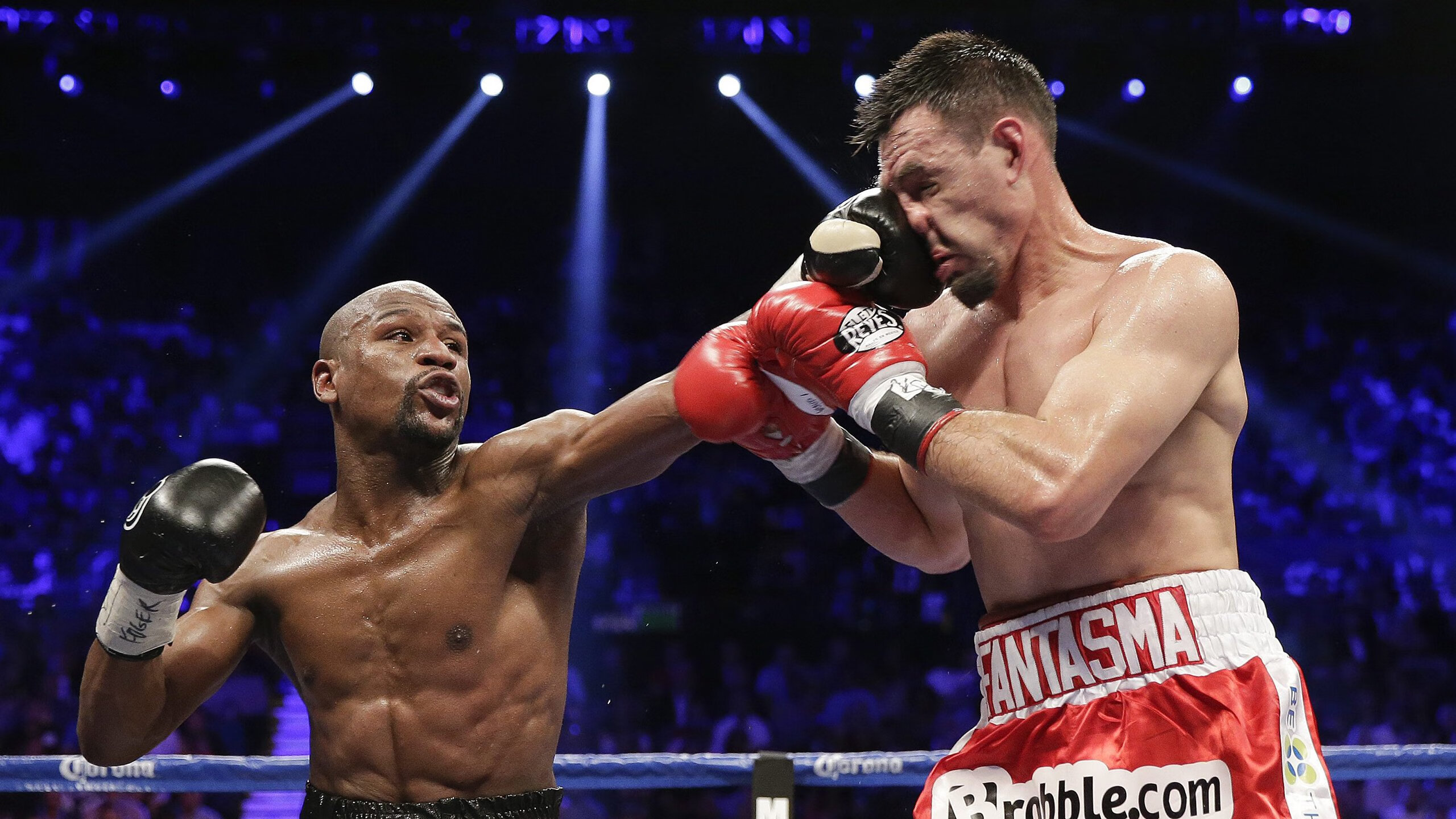 绿茵场上的双重奏,C罗逆境爆发,亚特兰大正面击溃加拿大的战术启示